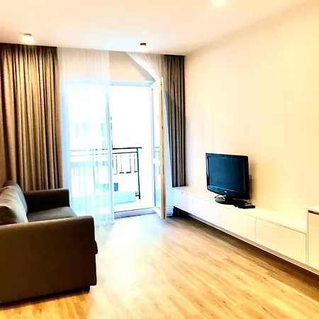 Vip In A Complex Great Britain Apartment *